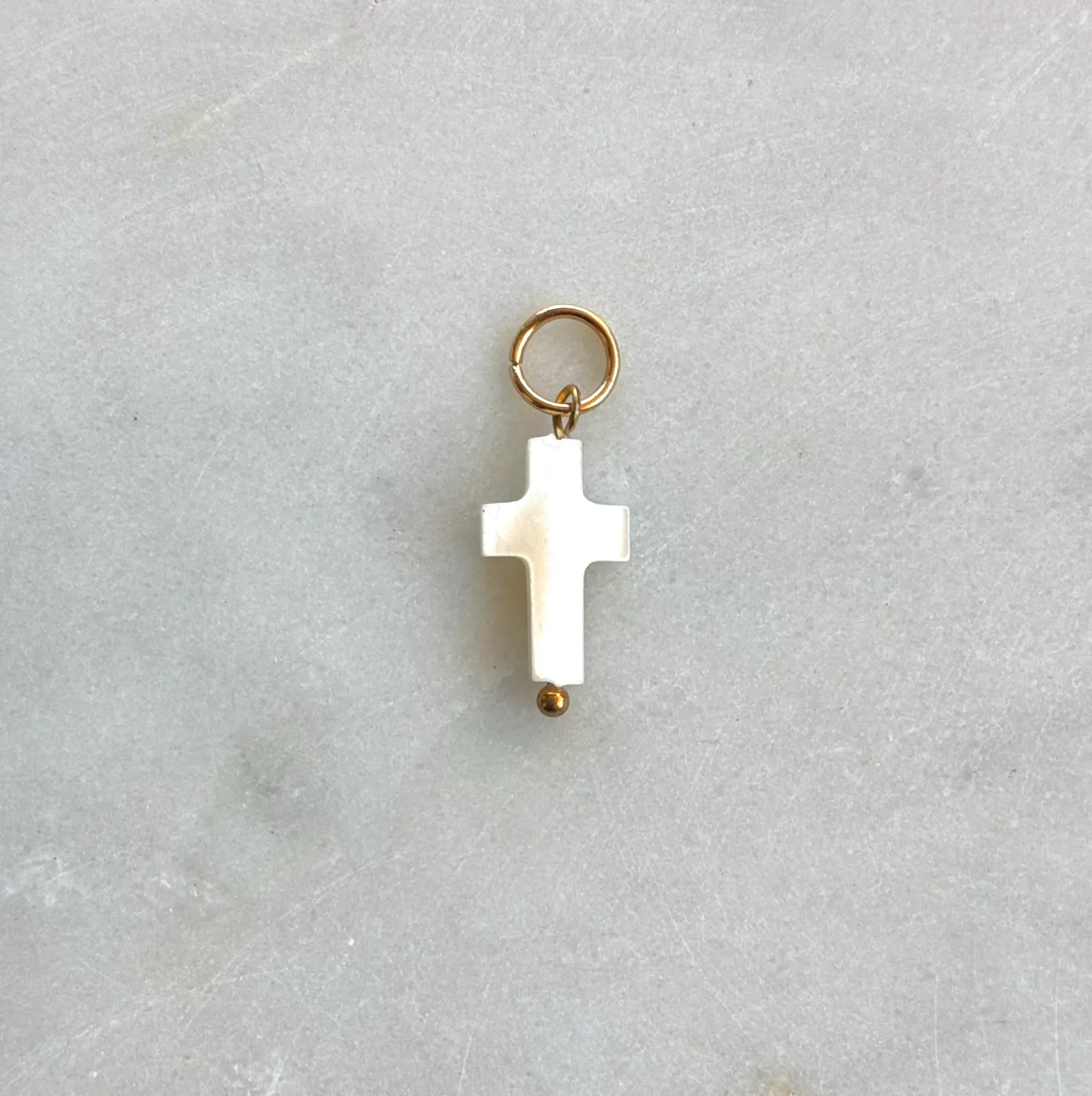Croix de nacre